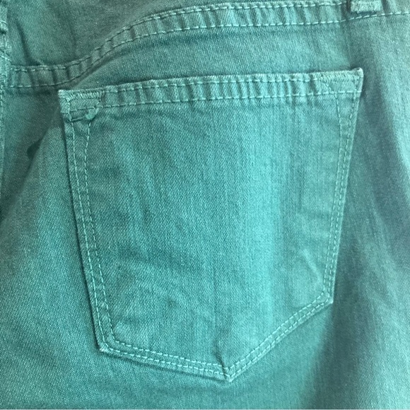 JUDY BLUE Sz 9 Hunter Green Mid Rise Slim Leg Skinny  Jeans New with Tag - Picture 4 of 11